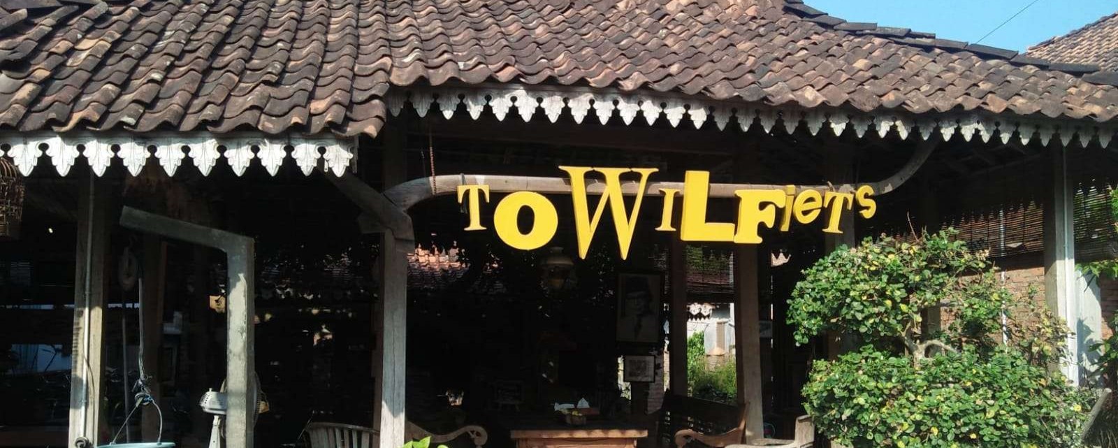 Kegiatan warga bersama pengunjung Towilfiets
